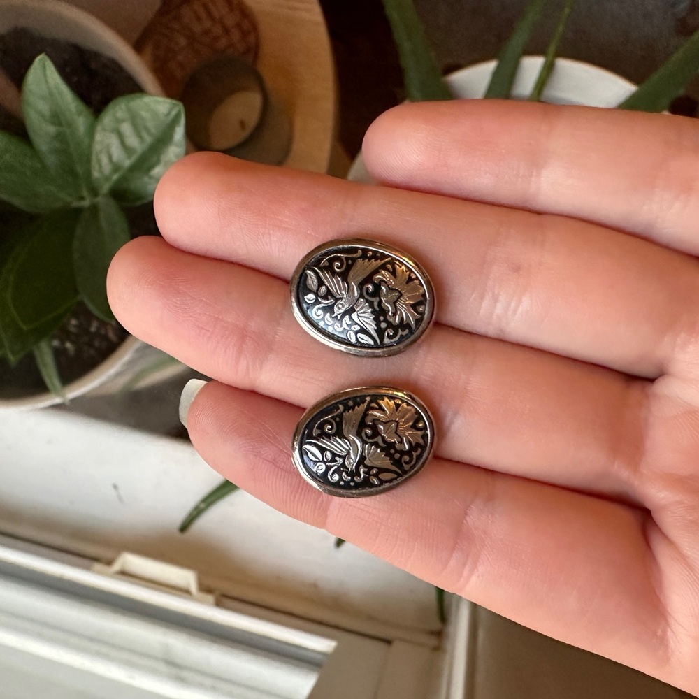 Stud earrings, black and silver